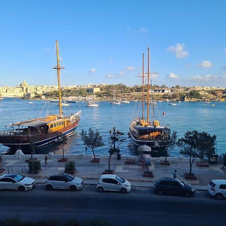 Spacious Seafront Apt Next To Sliema-Valeta Ferry Buitenkant foto